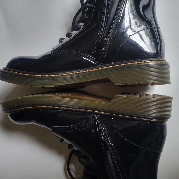 COPY - Dr martens size us 5 M/ 6 us L pre-owned - Picture 9 of 10